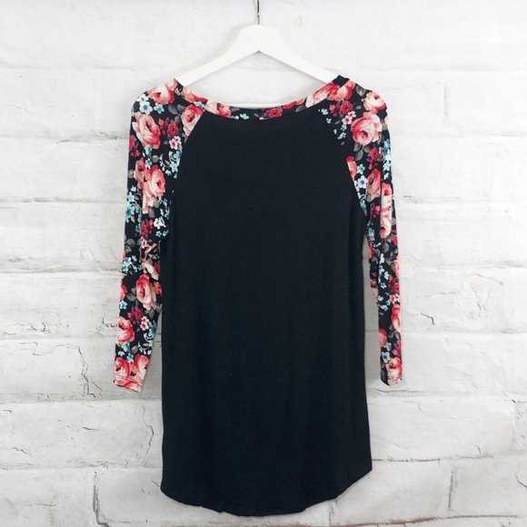Black Floral Top - Picture 3 of 3